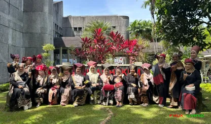Foto 15 Dharma Wanita Fakultas Hukum Universitas Andalas...