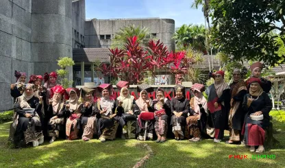 Foto 16 Dharma Wanita Fakultas Hukum Universitas Andalas...