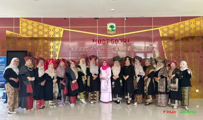 Foto 21 Dharma Wanita Fakultas Hukum Universitas Andalas...