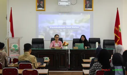 Foto 2 Praktisi Mengajar pada mata kuliah Hukum Diplomatik...