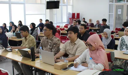 Foto 9 Praktisi Mengajar pada mata kuliah Hukum Diplomatik...