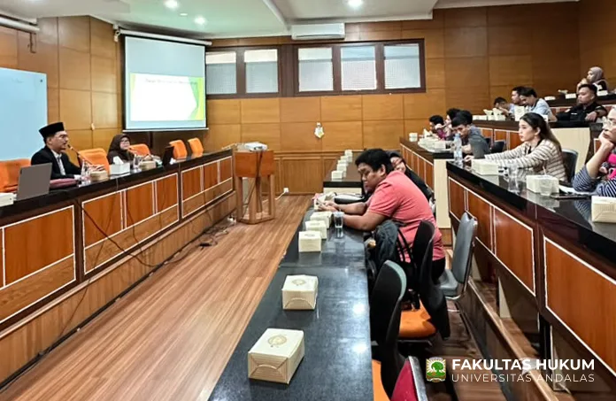 Foto 2 Kuliah Pakar: Halal, Sah dan Berkah - Pentingnya Pencatatan Nikah Bagi Generasi...