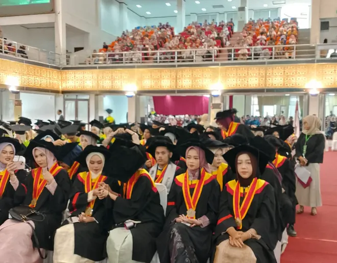 Wisudawan fakultas hukum universitas andalas