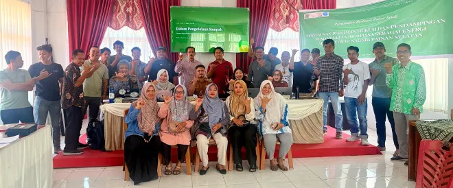 Foto bersama (f/fh unand)