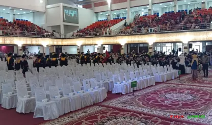 Foto 1 Universitas Andalas (UNAND) mewisuda 677 lulusan...