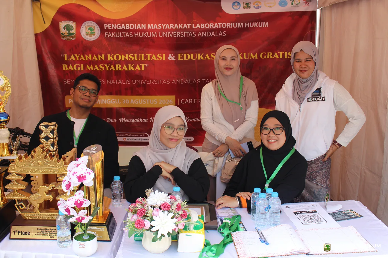 Foto 1 Stand Fakultas Hukum di CFD Pengabdian Masyarakat Universitas Andalas