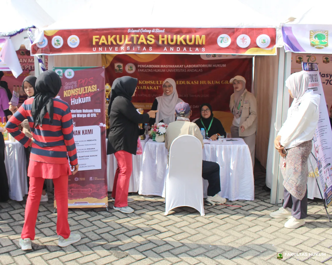 Foto 30 Stand Fakultas Hukum di CFD Pengabdian Masyarakat Universitas Andalas
