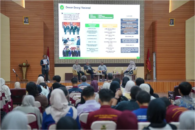 DEN dan unand mendorong transisi energi berkeadilan di sumatera barat dengan mengintegrasikan kearifan lokal minangkabau, perlindungan masyarakat adat, dan pelibatan publik.