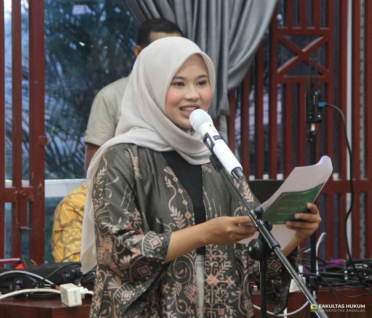 Foto 1 Sosialisasi Kebijakan Energi Nasional oleh DEN bersama PSHKE FH UNAND