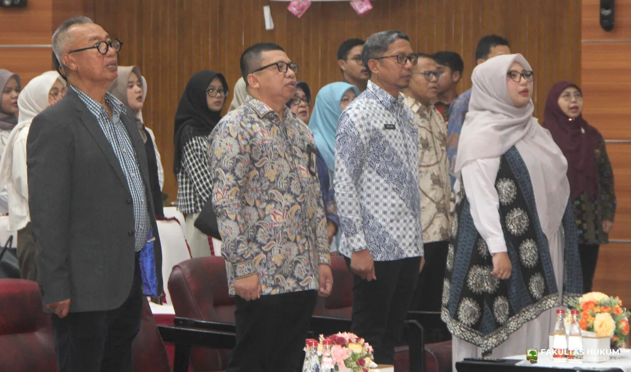 Foto 11 Sosialisasi Kebijakan Energi Nasional oleh DEN bersama PSHKE FH UNAND