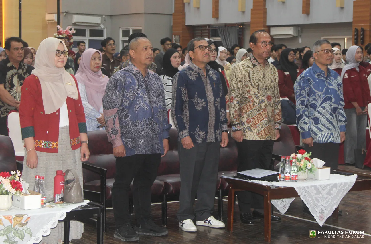 Foto 12 Sosialisasi Kebijakan Energi Nasional oleh DEN bersama PSHKE FH UNAND
