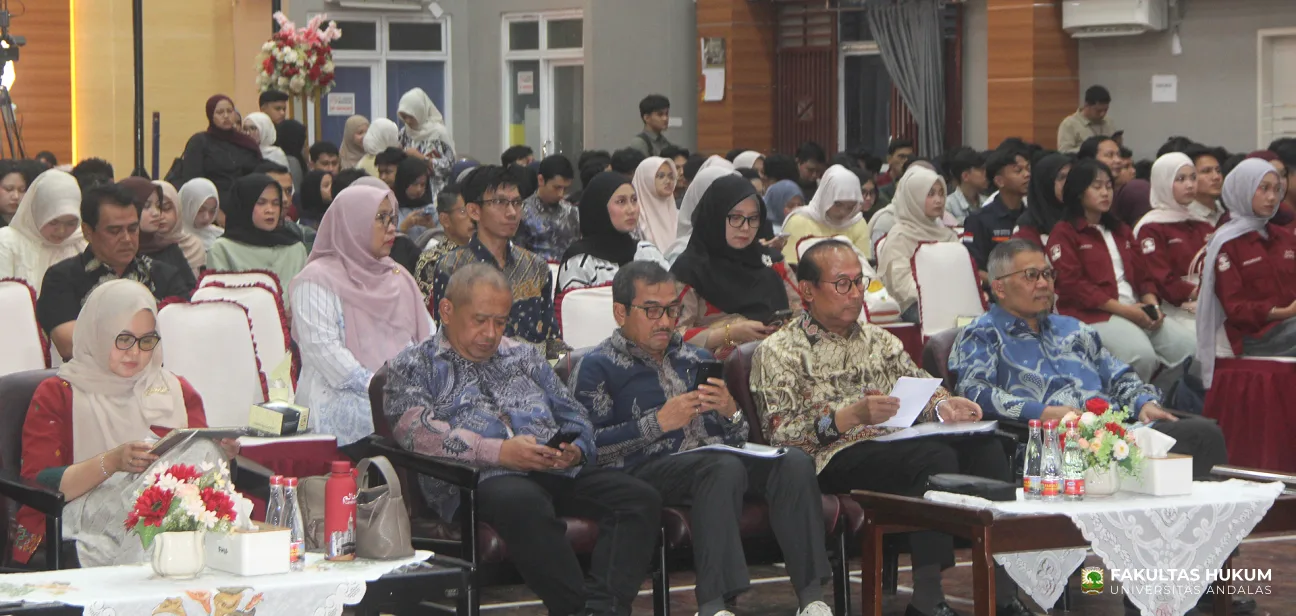 Foto 13 Sosialisasi Kebijakan Energi Nasional oleh DEN bersama PSHKE FH UNAND