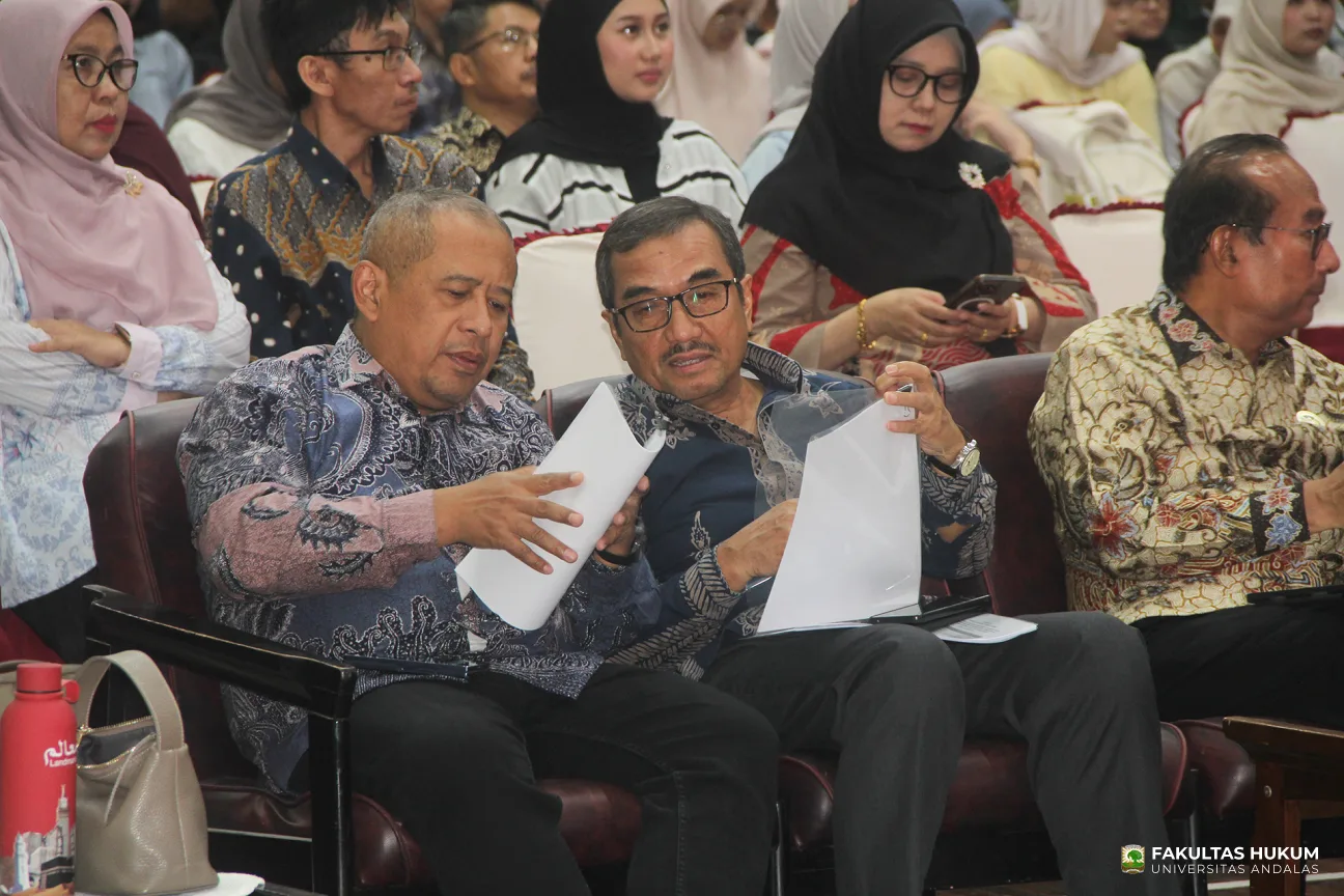 Foto 16 Sosialisasi Kebijakan Energi Nasional oleh DEN bersama PSHKE FH UNAND
