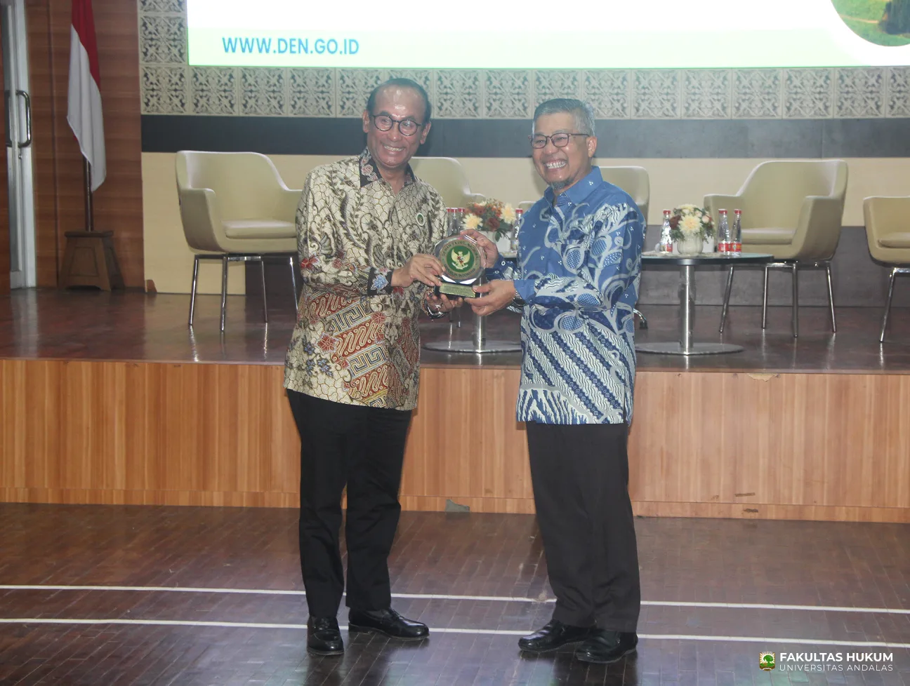 Foto 19 Sosialisasi Kebijakan Energi Nasional oleh DEN bersama PSHKE FH UNAND