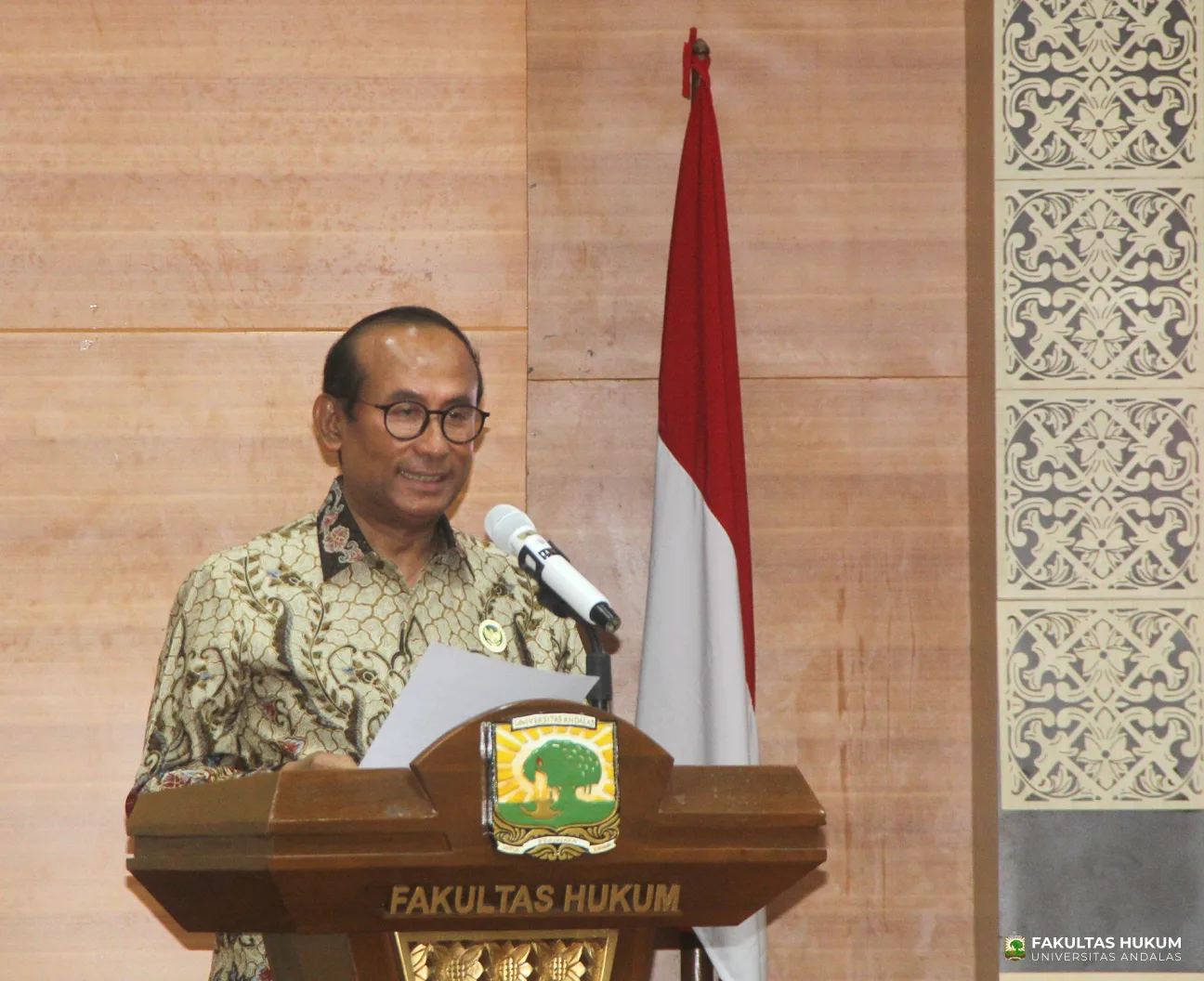Foto 22 Sosialisasi Kebijakan Energi Nasional oleh DEN bersama PSHKE FH UNAND