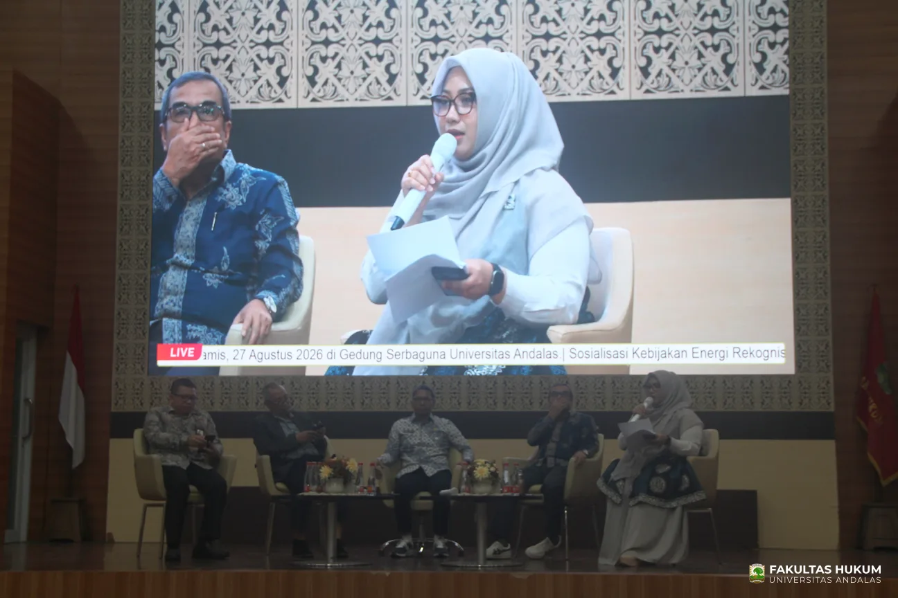 Foto 26 Sosialisasi Kebijakan Energi Nasional oleh DEN bersama PSHKE FH UNAND