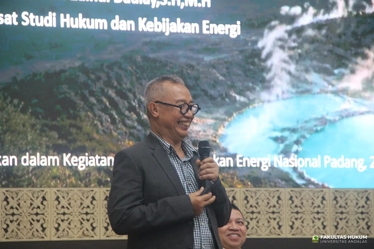 Foto 28 Sosialisasi Kebijakan Energi Nasional oleh DEN bersama PSHKE FH UNAND
