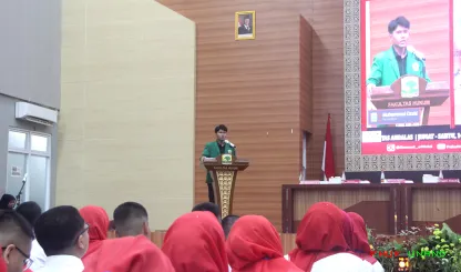 Foto 10 Bimbingan Aktivitas Kemahasiswaan dalam Tradisi...