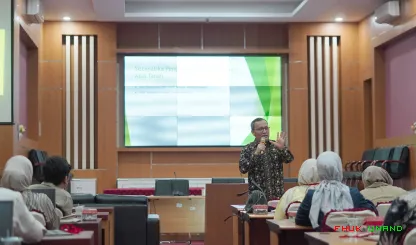 Foto 12 Sebanyak 32 peserta yang mengikuti Kelas Persiapan...
