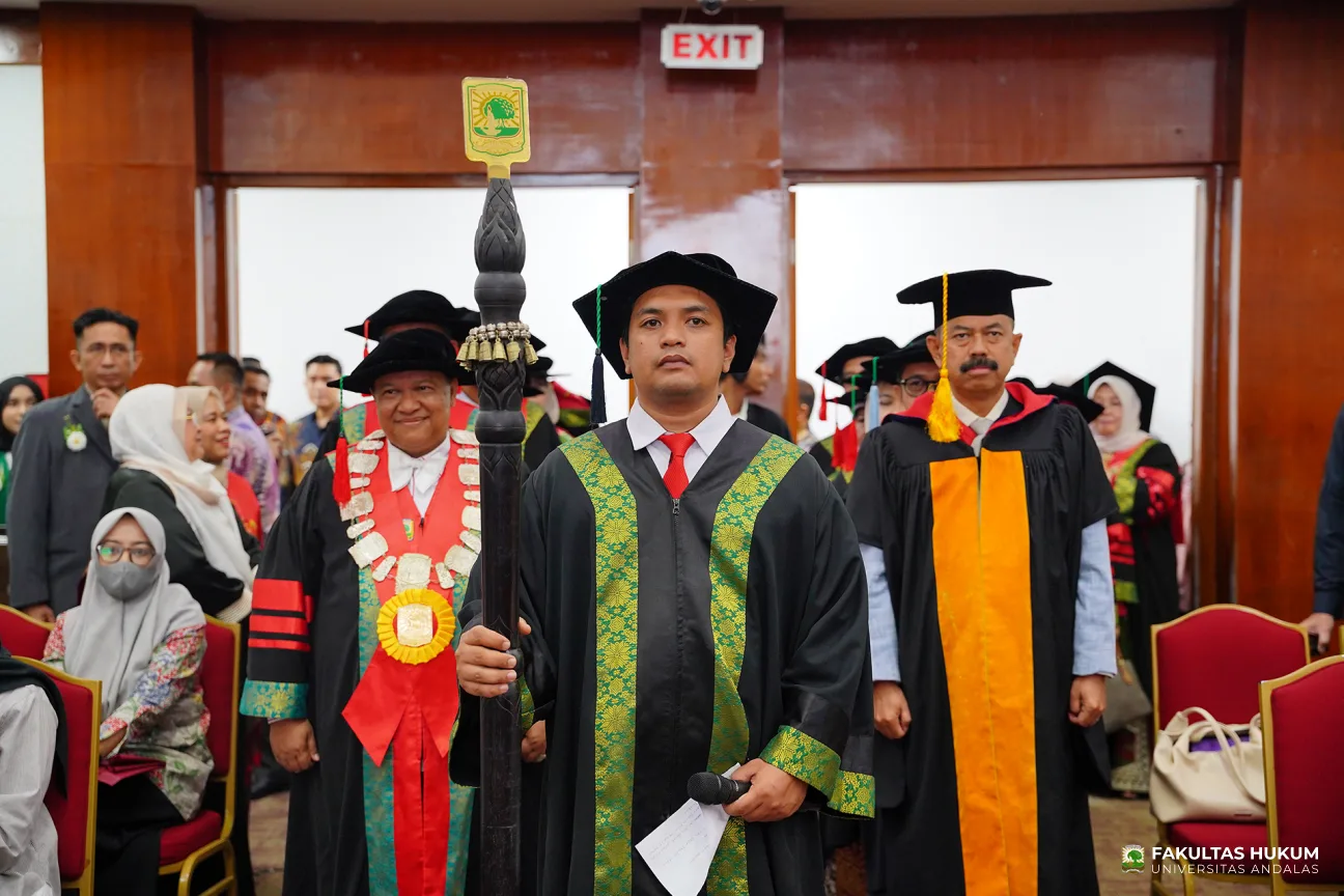Foto 8 Orasi Ilmiah dan Sidang Terbuka Dies Natalis ke-75 FH UNAND