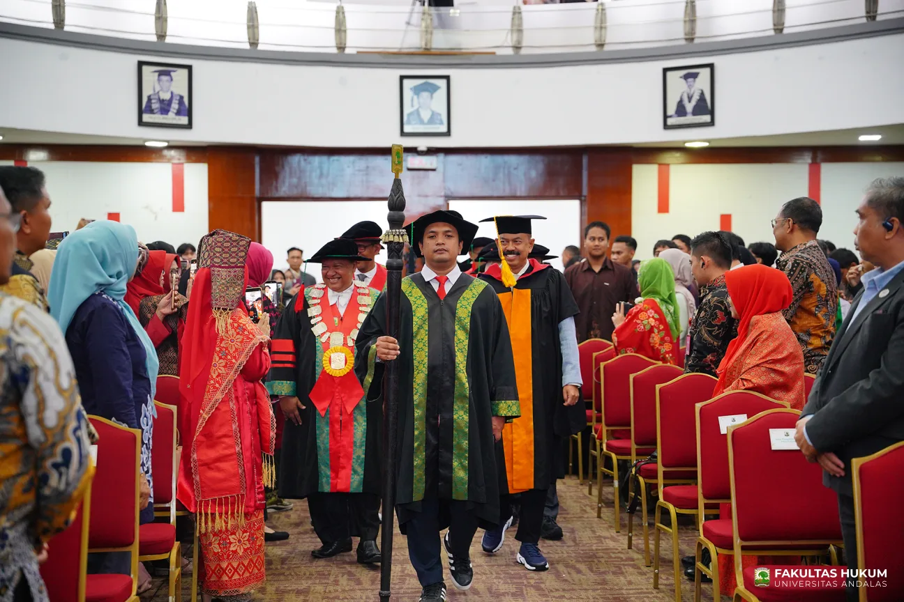 Foto 9 Orasi Ilmiah dan Sidang Terbuka Dies Natalis ke-75 FH UNAND