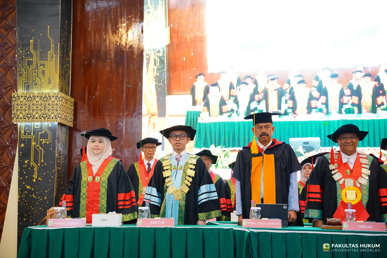 Foto 12 Orasi Ilmiah dan Sidang Terbuka Dies Natalis ke-75 FH UNAND