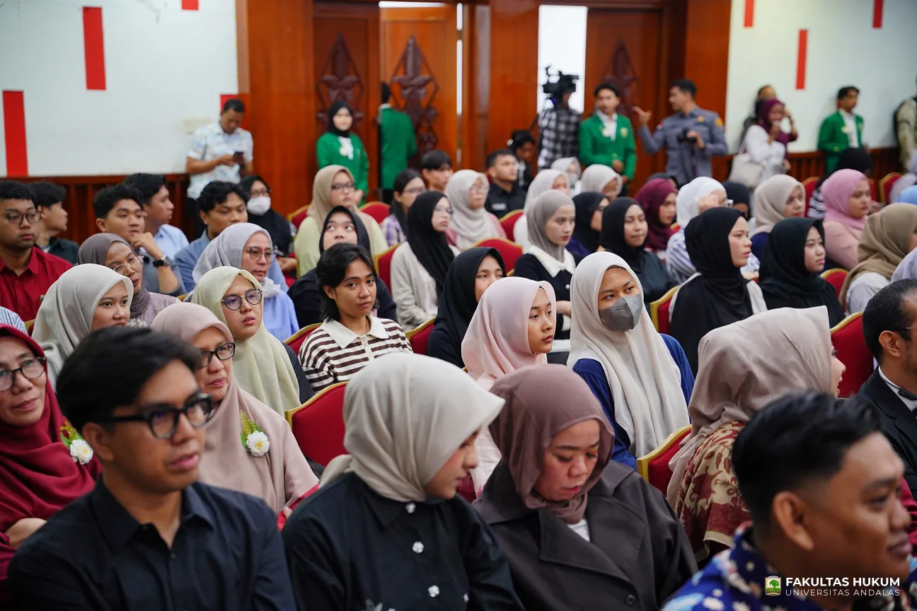 Foto 19 Orasi Ilmiah dan Sidang Terbuka Dies Natalis ke-75 FH UNAND