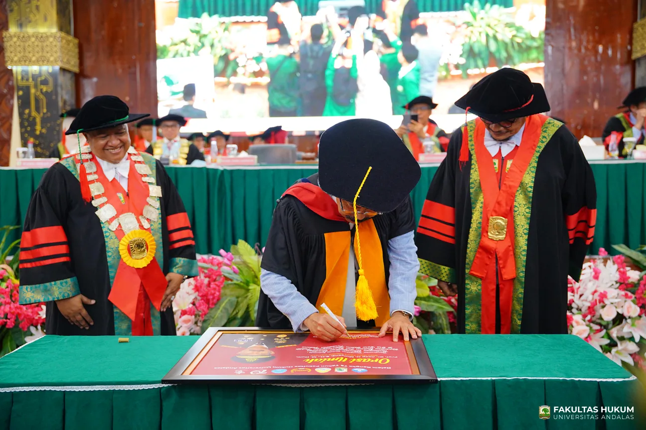 Foto 29 Orasi Ilmiah dan Sidang Terbuka Dies Natalis ke-75 FH UNAND