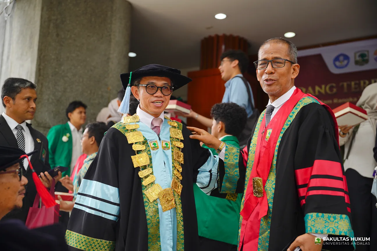 Foto 34 Orasi Ilmiah dan Sidang Terbuka Dies Natalis ke-75 FH UNAND