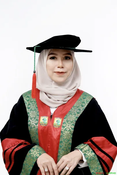 Dr. Yussy Adelina Mannas, SH., MH.